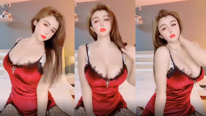 红色性感美女看着那么好的身材每的天早放工回家都性福